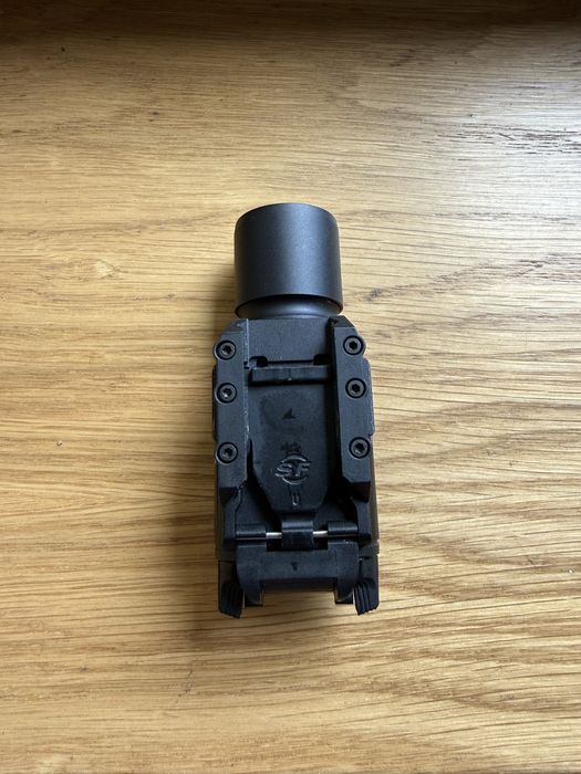 Lanterna Surefire X300 (Réplica) - Airsoft