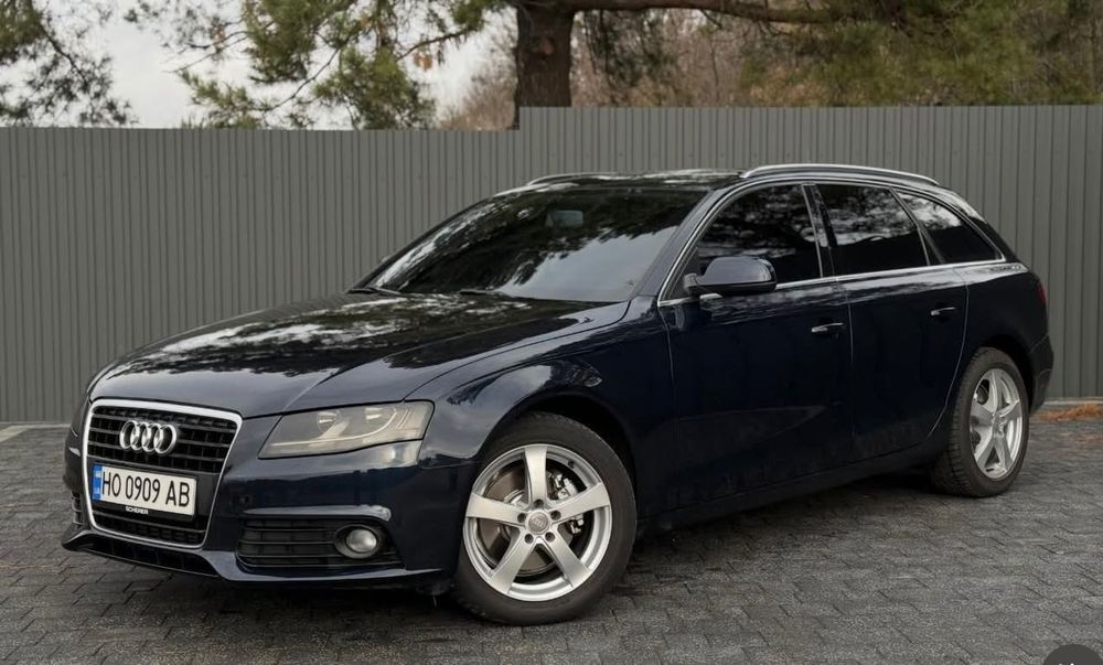 Ауді а4 б8 2011 року