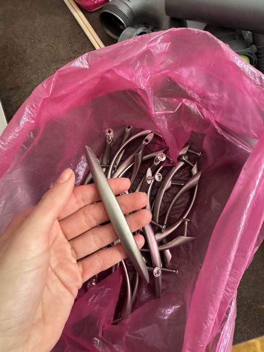 Елементи для кухні: мийка, стільниця, фасади, фурнітура, ручки