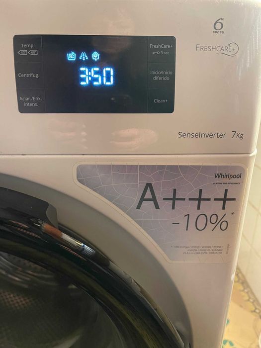 Máquina de Lavar Roupa Whirpool Freschare + 6th Sense 7kg