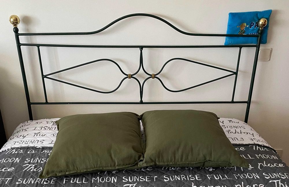 Cama de ferro Antiga