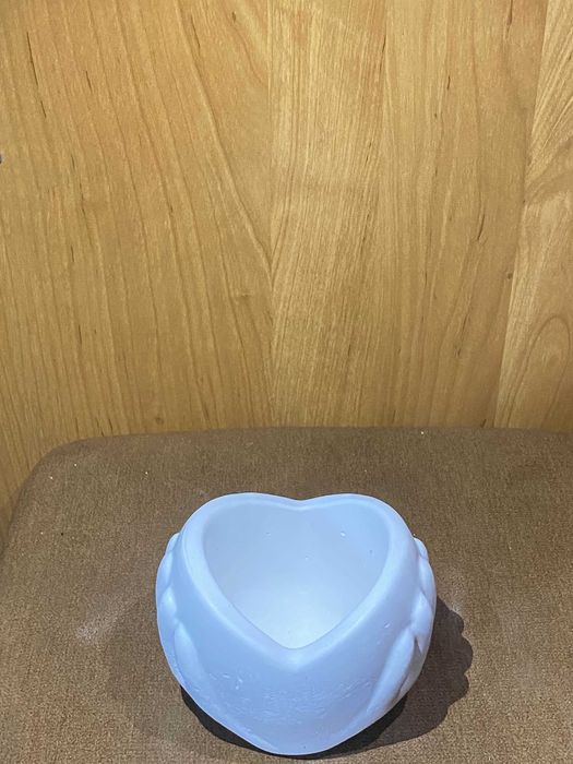 Dekoracyjna doniczka z gipsu modelarskiego – rękodzieło