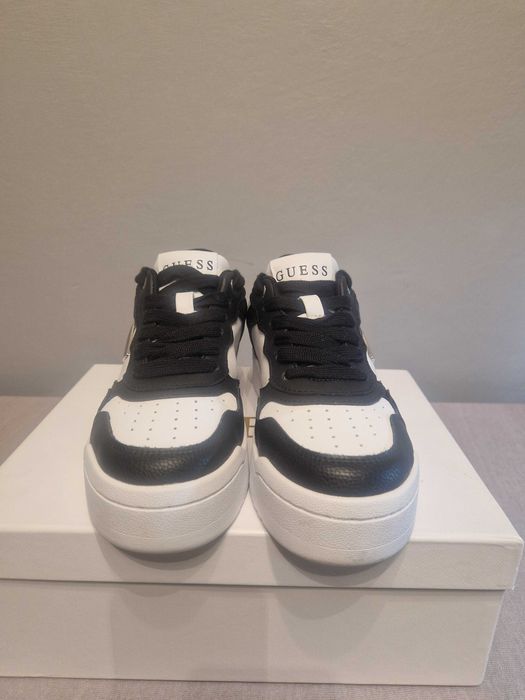 Guess Damskie Sneakersy FLJMR biało-czarne 37