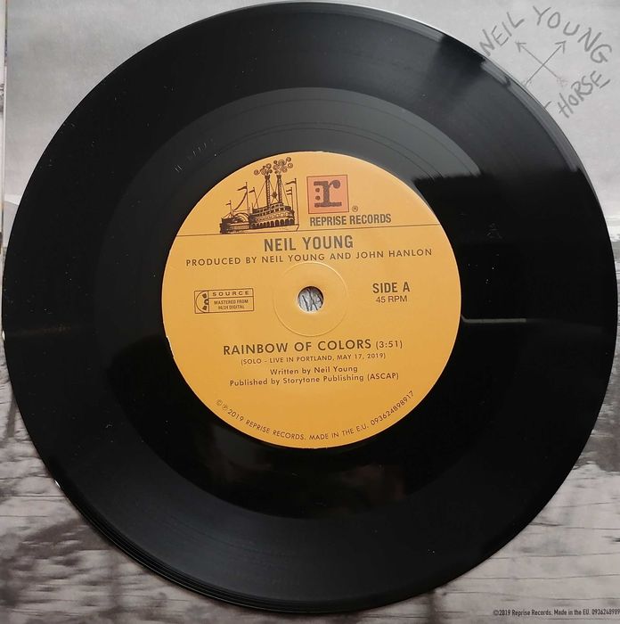 Duplo Álbum de Vinil 12 + Single de 7 de Neil Young e Crazy Horse