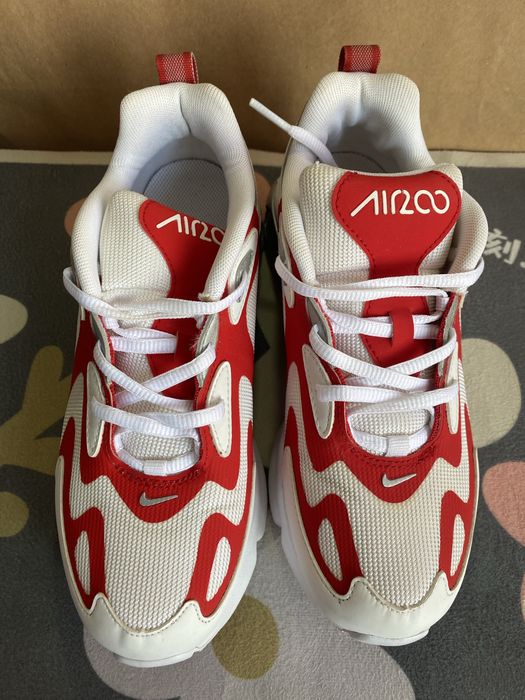 Продаю оригинальные крассовки NIKE AIR MAX 200 WHITE/Red