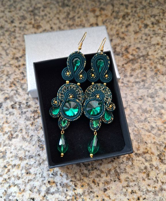 Zielone kolczyki sutasz