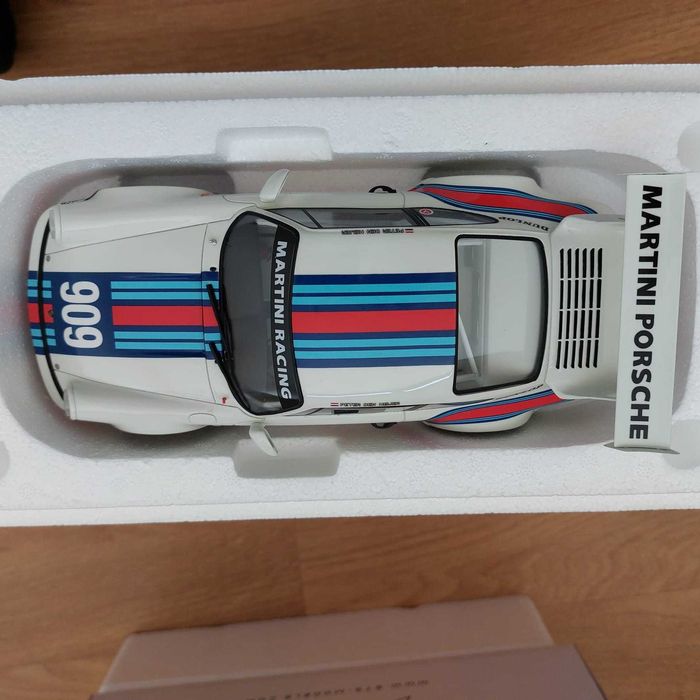 Miniatura Porsche 911 (964) RSR 3.8 #909 Martini 1993 GT Spirit 1:18
