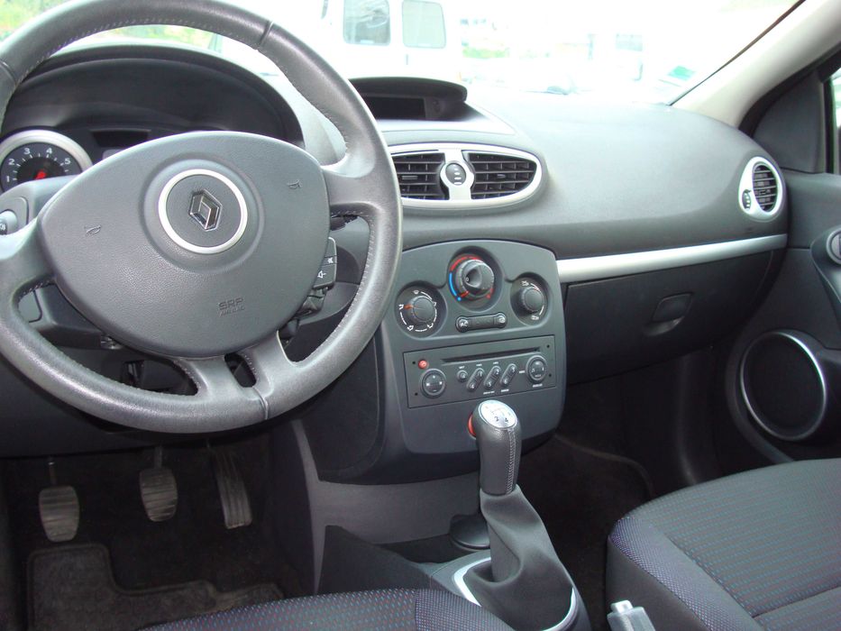 Renault Clio Dynamique 1.2 16V 75cv