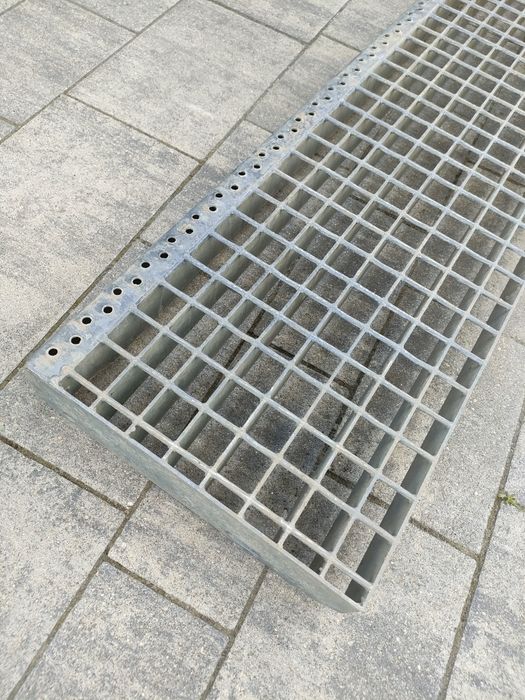 Stopień ocynkowany 160x 31