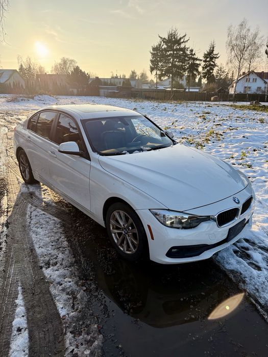 BMW Seria 3 F30 320i - Delikatnie uszkodzona, na miejscu po opłatach !