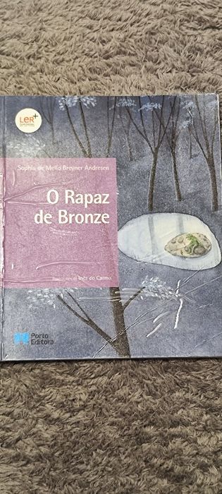 Varios livros crianças