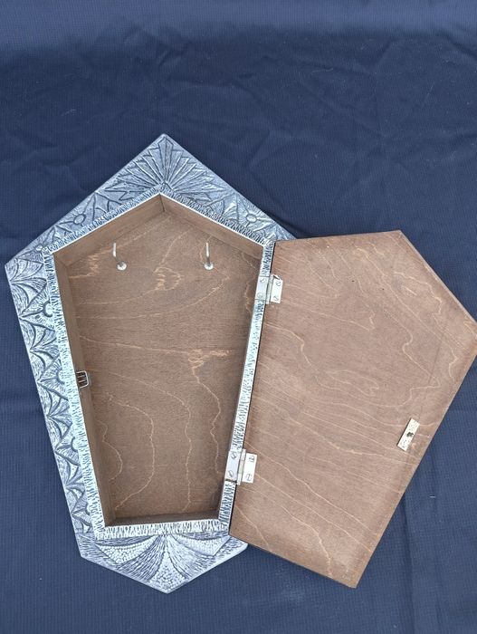 Dekoracja ścienna szafeczka na klucze