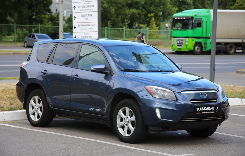 Продам Toyota RAV 4 EV