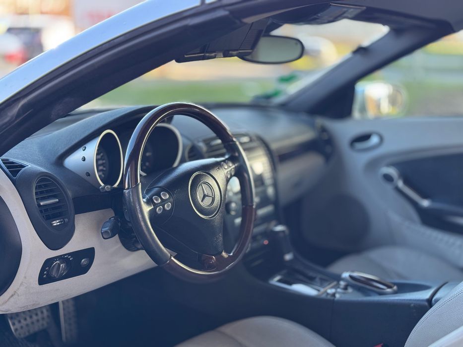 Mercedes-Benz SLK350  – AMG • 272 KM • V6 • Hardtop Cabrio