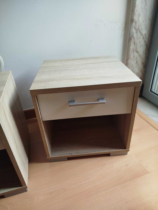 2 Mesas de cabeceira