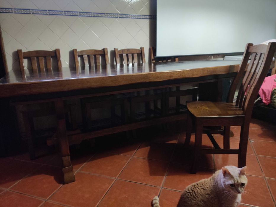 "Mesa Jantar Maciça 2.30m + 8 Cadeiras (Urgente/Mudanças)"