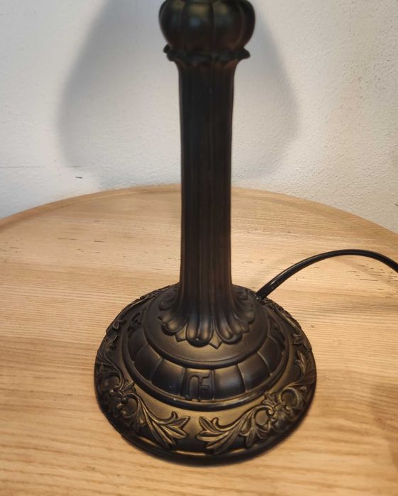 Lampa witrażowa w stylu Tiffany