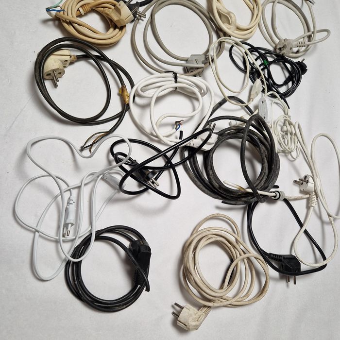 Przewód kabel że wtyczka z uziemieniem i bez