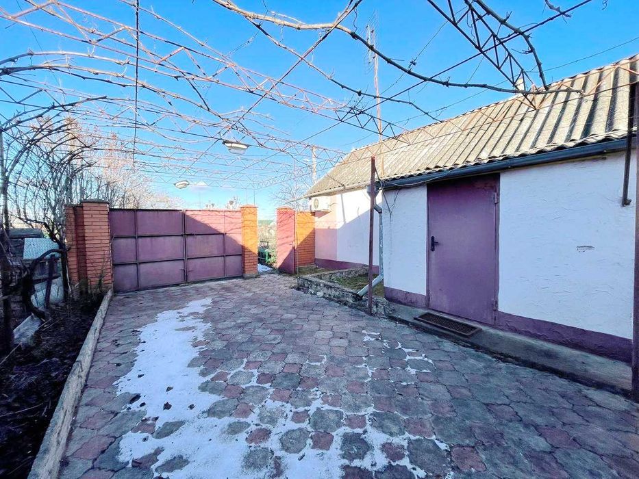 Продаж будинку з усіма зручностями в Корабельному районі.