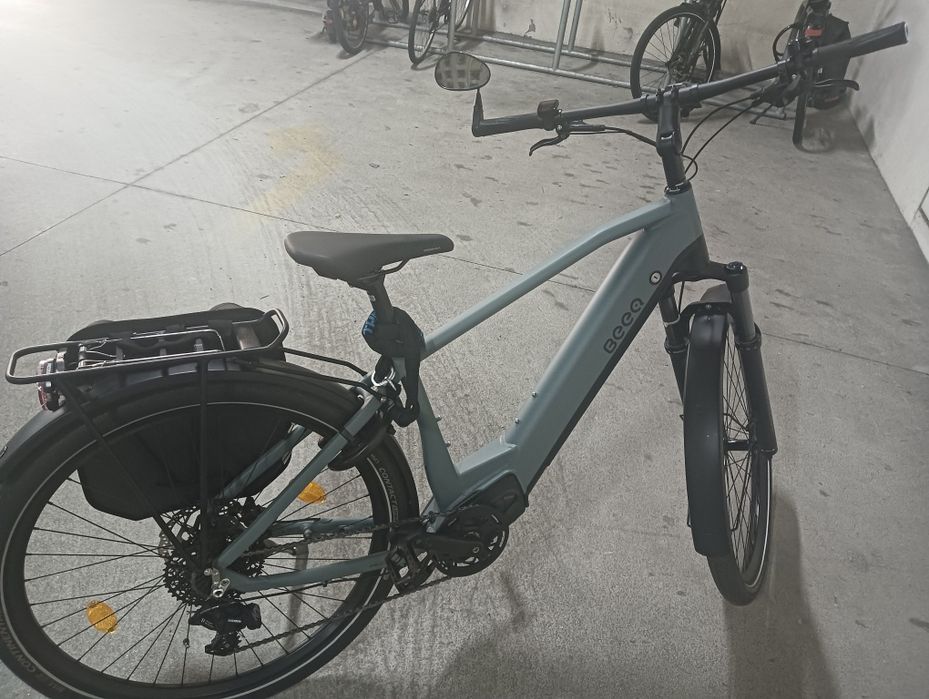 Bicicleta elétrica marca Beeq M 700 ATB com 350 km
