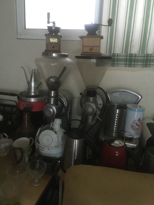 Vendo todo o recheio para desocupar.