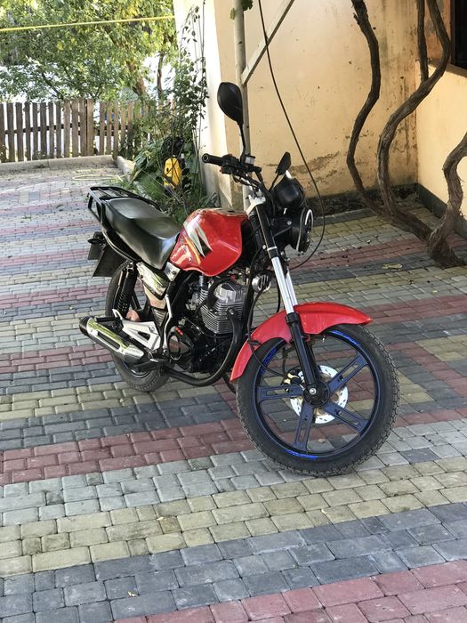 Продаю мотоцикл спарк200