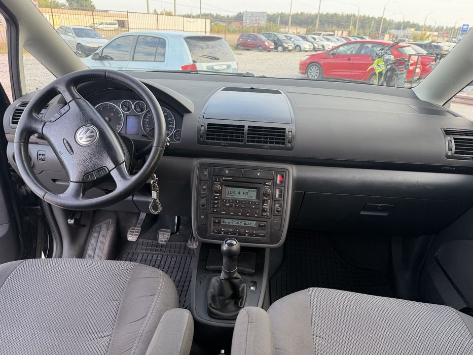 Volkswagen sharan 7 місць 1.8 бензин