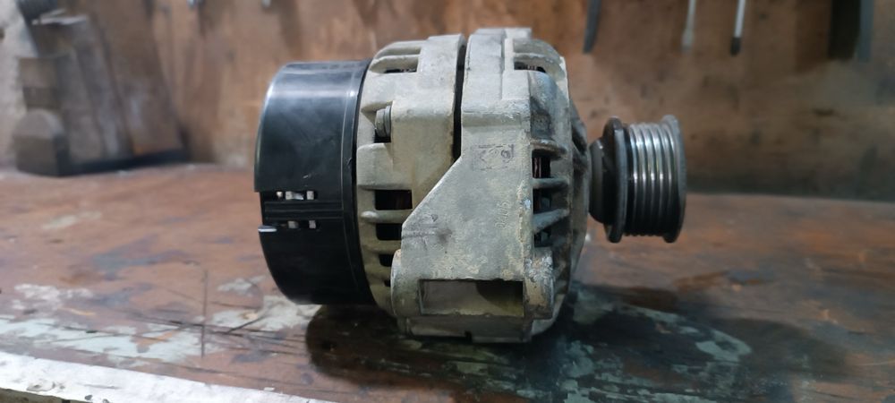 Продам генератор ВАЗ 21099-21115