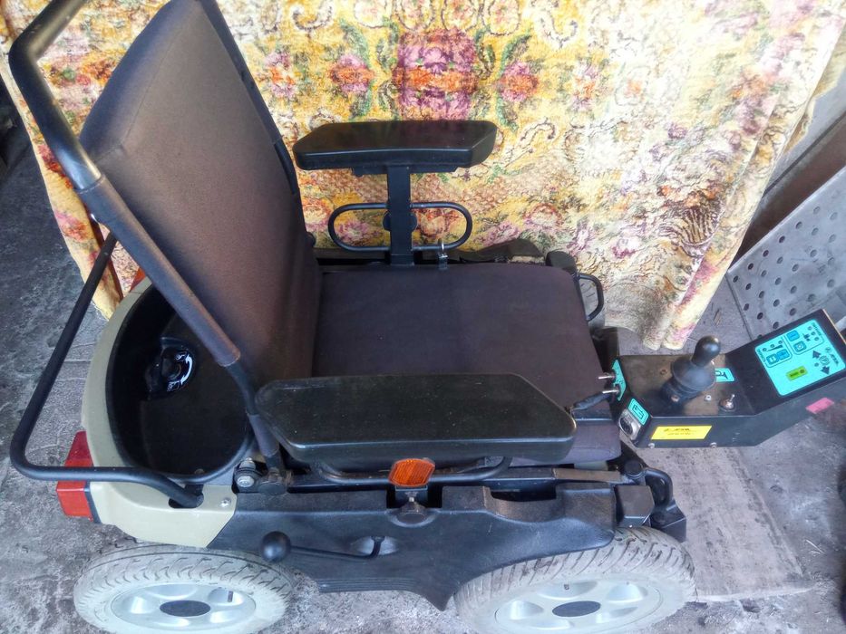 візок інвалідний електричний марки АРТЕМ 220