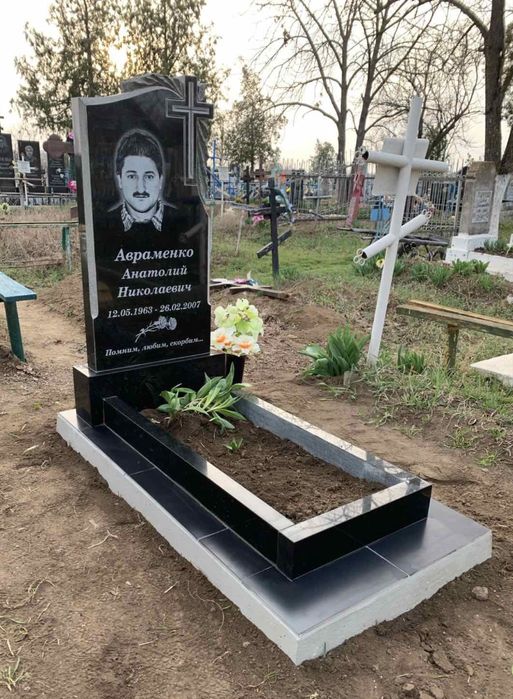 Гранитные памятники Беляевка и Одесская обл
