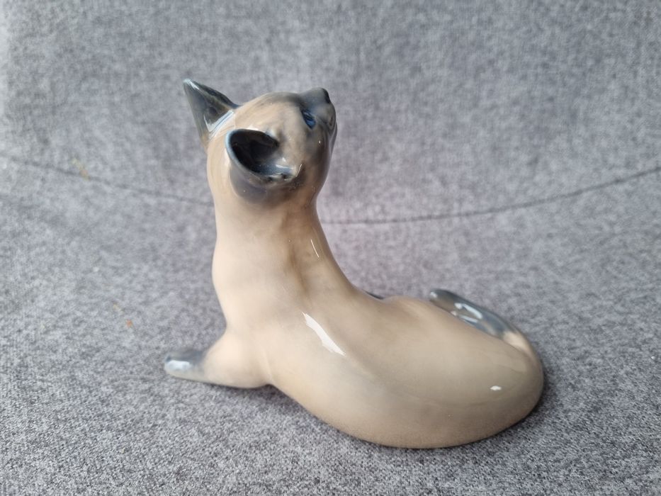 Royal Copenhagen duzy kot porcelanowy stan idealny