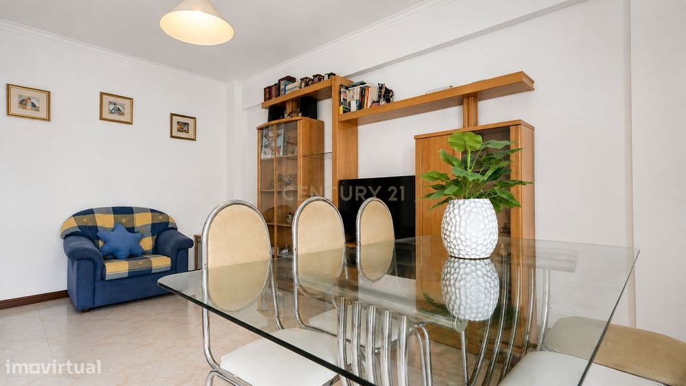 Apartamento T2 em Setúbal | Varanda, Elevador e Arrecadação