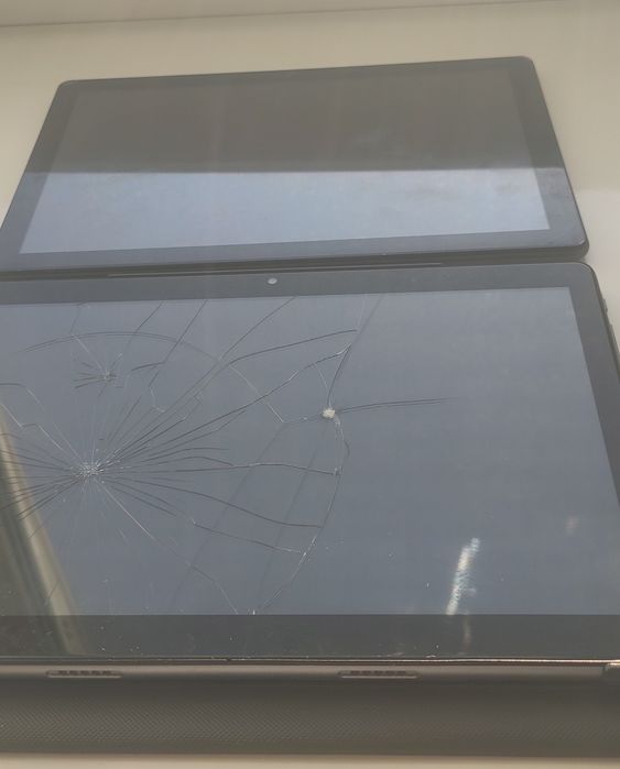 Планшети 2 шт. Одним лотом. Під ремонт. Пишіть домовимось.