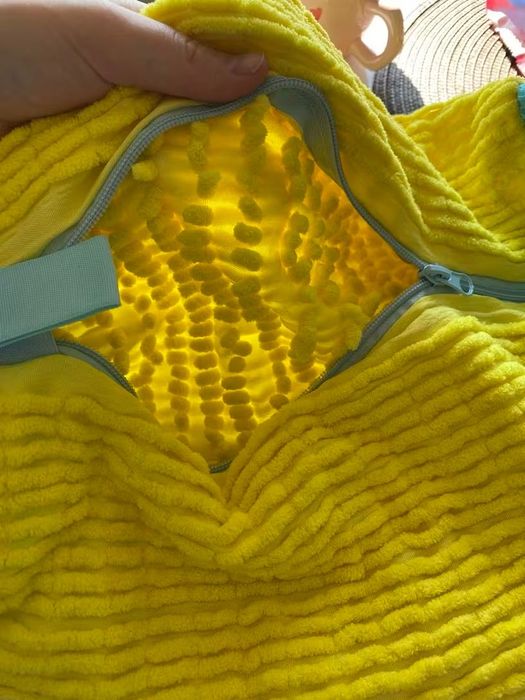 Saco para lavar ténis na máquina com fibras de limpeza