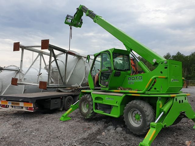 Ładowarka Teleskopowa Merlo - Wynajem Zwyżki Usługi Manitou