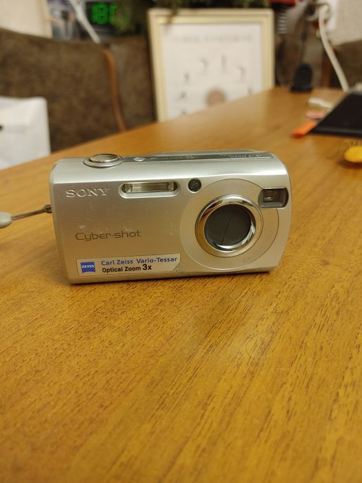 Цифровой фотоаппарат sony cyber shot dsc s40