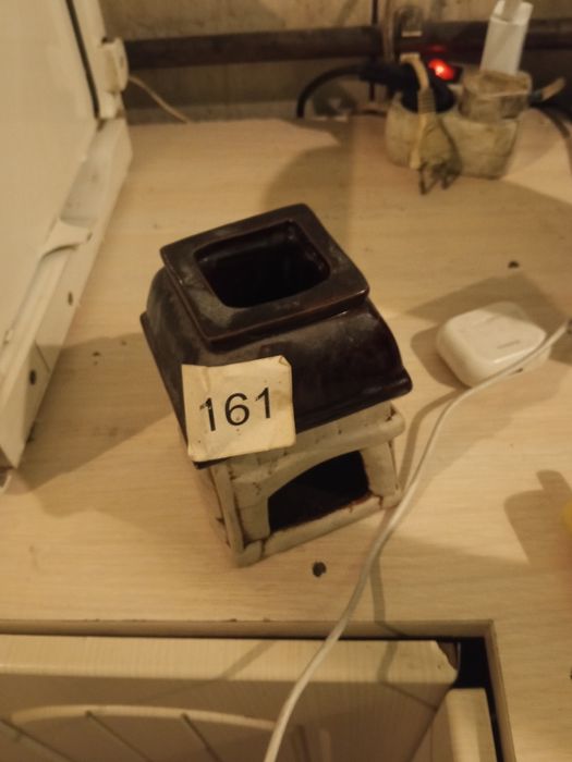 Ceramiczny domek do olejków