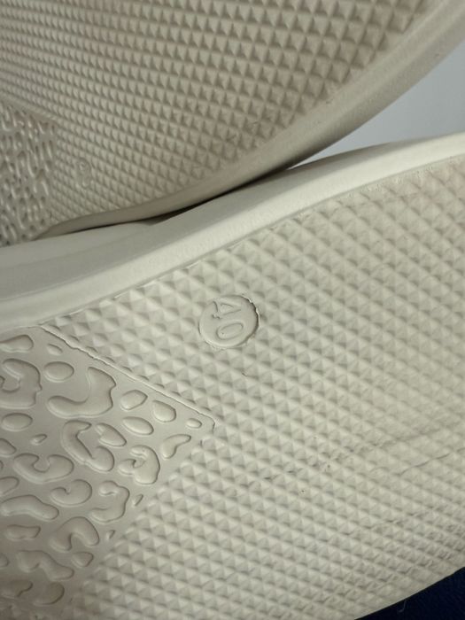 Sneakersy nessi stan bardzo dobry