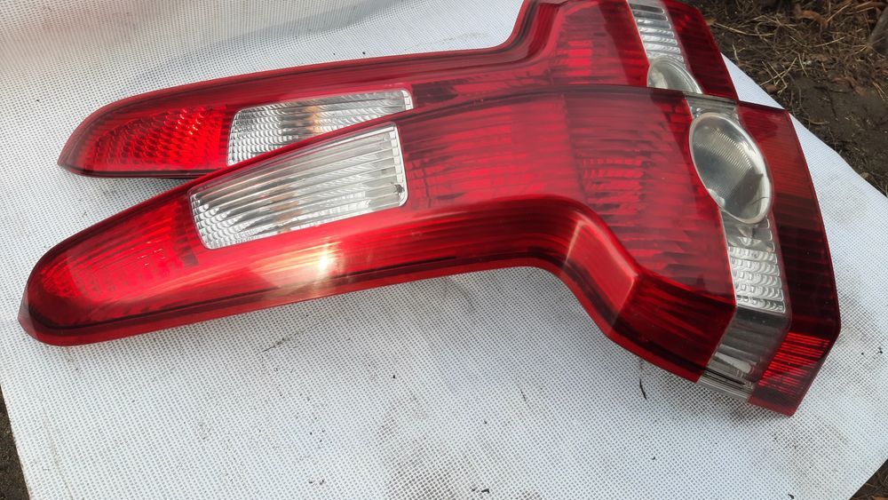 Volvo V50 lampa tył tylna lampy tylne prawa lub lewa