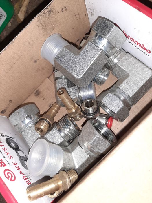 Złączki kolana hydrauliczne,pneumatyczne