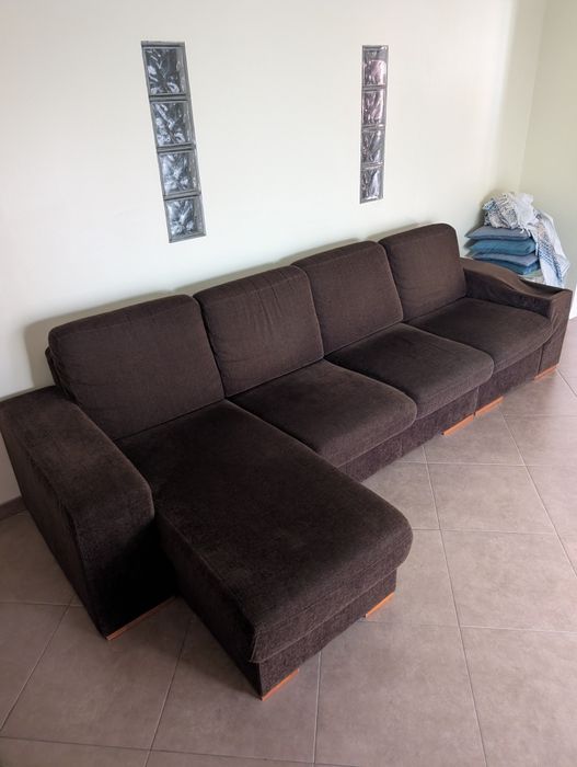 Sofá chaise long castanho escuro