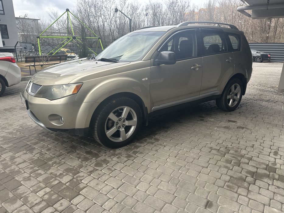 Срочно Mitsubishi Outlander