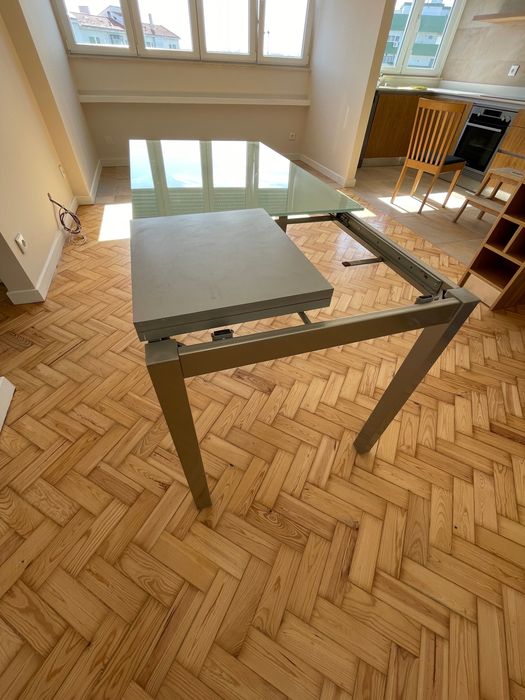 Mesa de vidro extensível