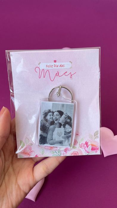 Lembrancinha com porta chaves personalizável