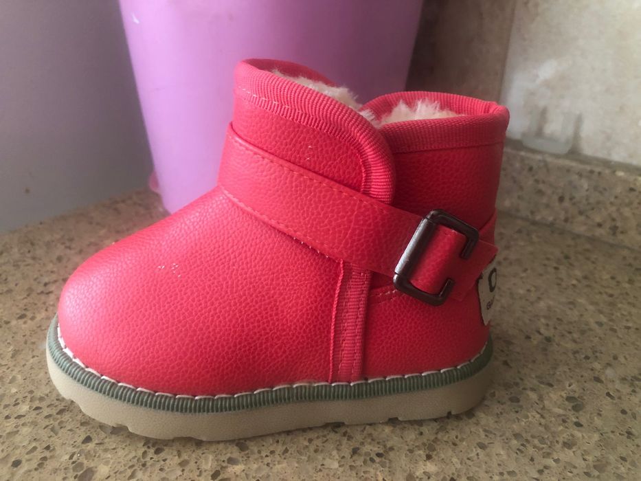Продам детские угги