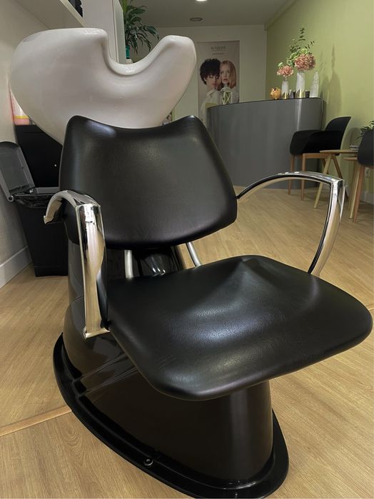 Conjunto de salão: cadeira de corte e rampa de lavagem