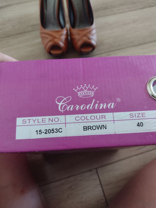Buty damskie na wysokim obcasie