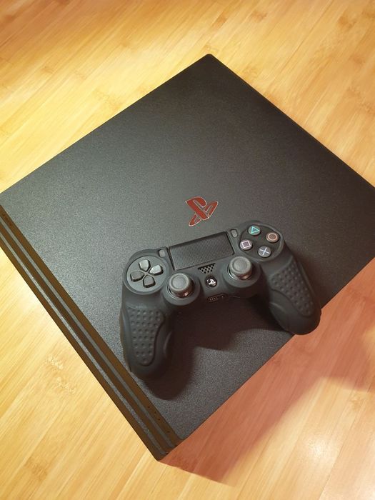 Консоль Sony PlayStation 4 PRO 1TB CUH 72 Black + 4 диска з іграми