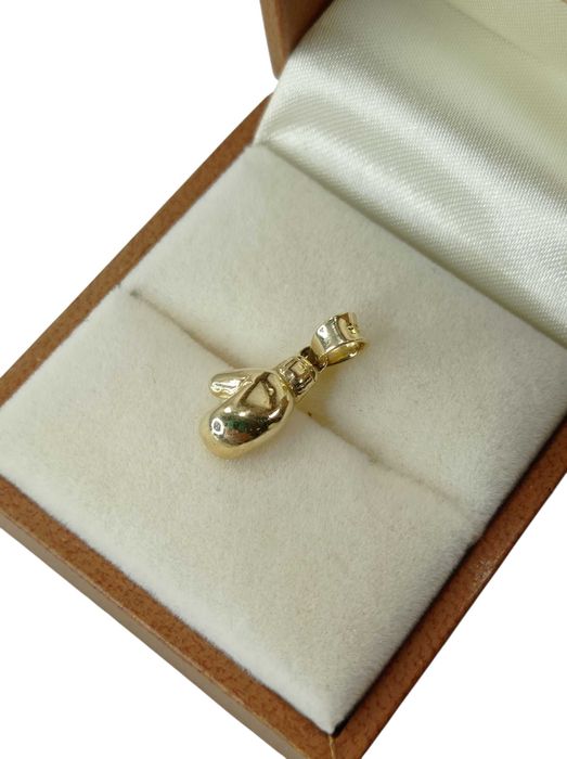 Unikatowa złota zawieszka rękawica 2,51G 1,5CM AG585