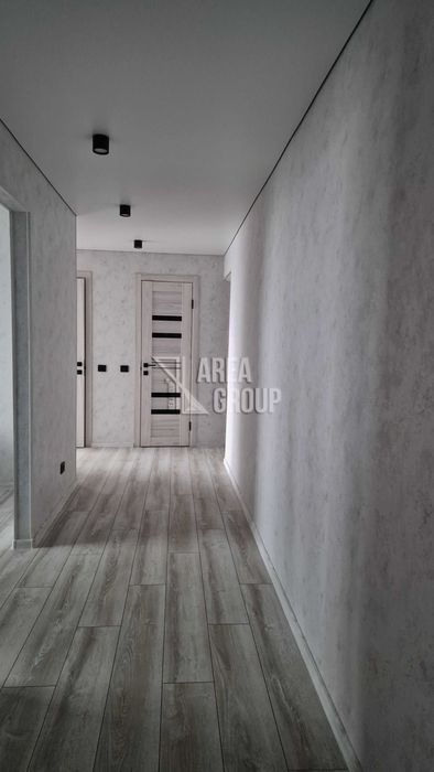 Продається простора 3-кім. квартира з новим ремонтом в Центрі міста